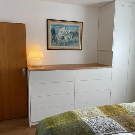 Nordhelm 15 Siedlung, Orson's Huett