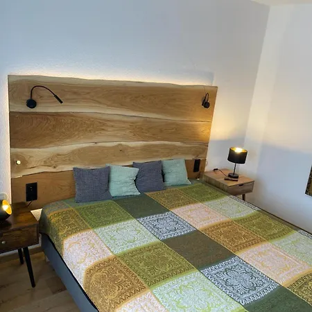 Nordhelm 15 Siedlung, Orson's Huett Appartamento